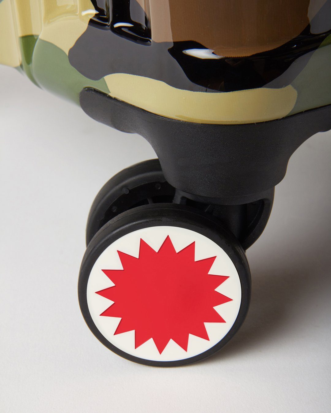 SHARKNAUTICS (CAMO) 29.5 FULL-SIZE LUGGAGE - Image 8